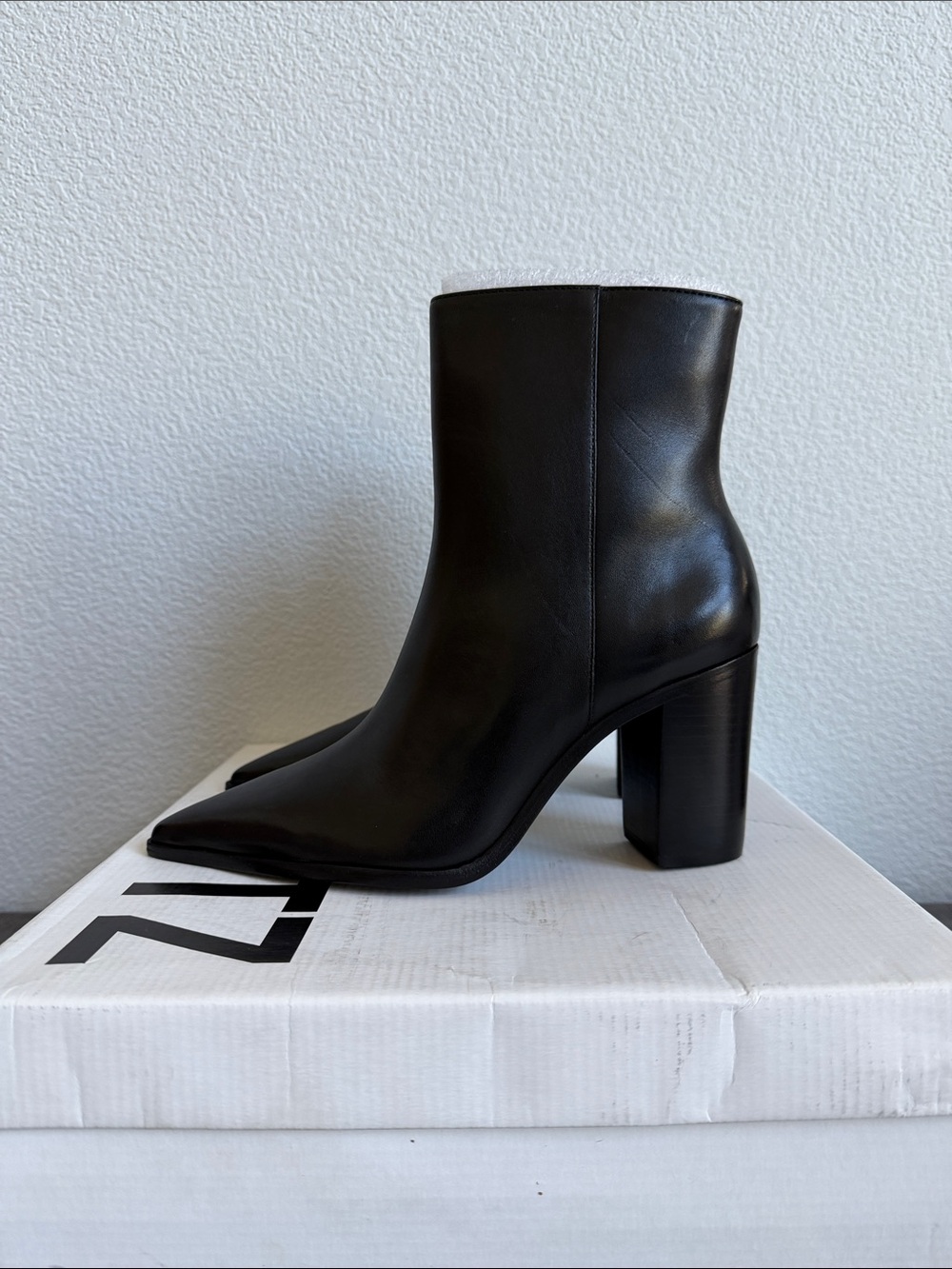 SCHUTZ Women's Mikki Block Pointed Toe Boots NIB - Picture 3 of 9